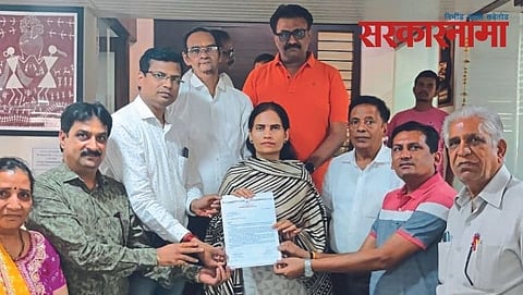 Dr Bharti Pawar with Jain Community.