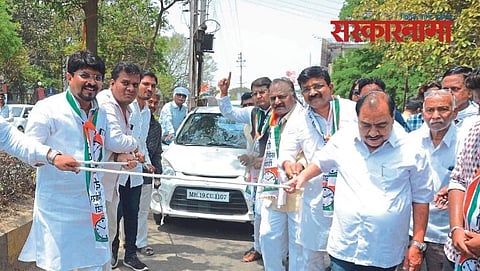 Eknath Khadse & NCP leader in agitation