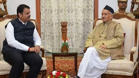 देवेंद्र फडणवीस राज्यपालांना भेटले; `करेक्ट कार्यक्रम` ठरवून आले..