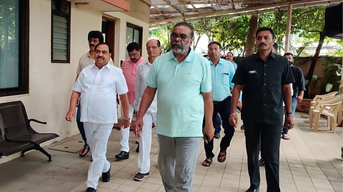 Hitendra Thakur, Eknath Khadse