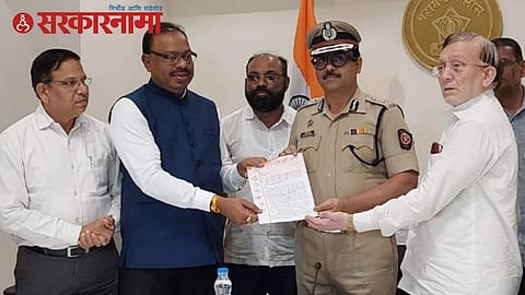 Chandrashekhar Bawankule with Police Commissioner Amiteshkumar.