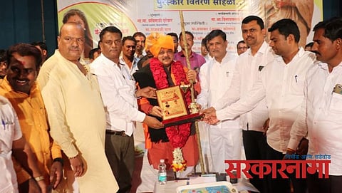 Bjp Leader Pravin Darekar With Vinayak Mete in Beed