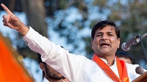 Vinayak mete |