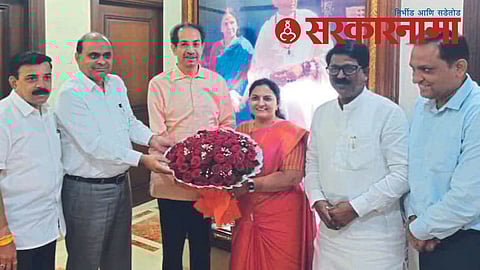 Vaishali Surywanshi with Uddhav Thakrey & Shivsena leaders.