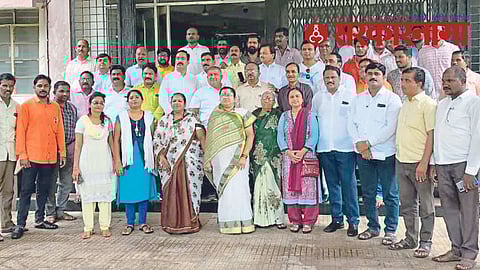 Shivsena leaders at Dhule Collector office.