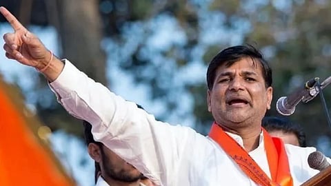 Vinayak Mete Passes Away