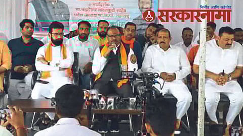 Chandrashekhar Bavankule With BJP leaders at Nandurbar.