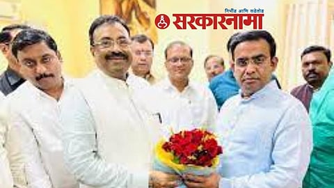 MLC Dr. Parinay Fuke with Sudhir Mungantiwar