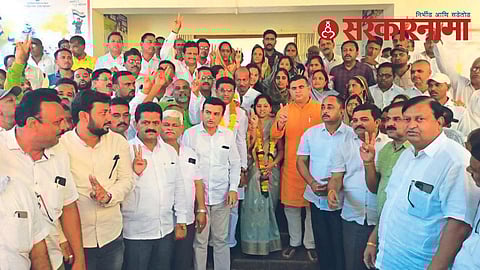 Jaykumar Rawal with newly elected Sabhapati
