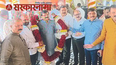 Sanjay Raut with Nashik leaders