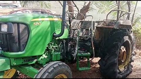 Indoli : tractor was set on fire.