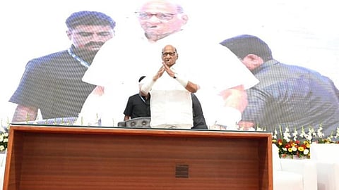 Sharad Pawar : आठ दिवसांनंतर शरद पवार यांना रुग्णालायातून डिस्चार्ज