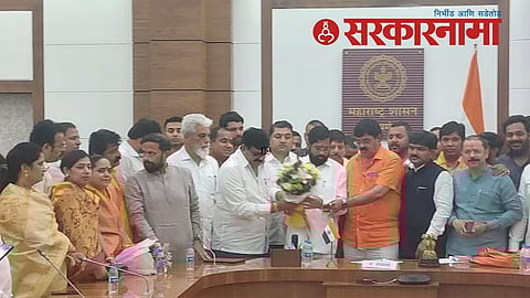 Ex corporators with CM Eknath Shinde