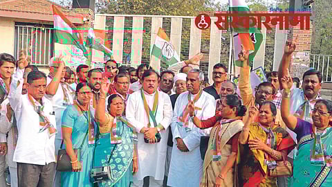 Congress delegation at Collector Office