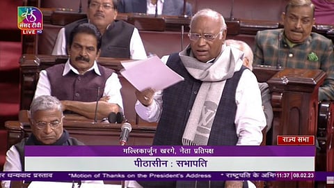 Budget Session 2023 : खर्गेंची शेरो-शायरी, सभापतींच्या 'त्या' विधानावर मोदी हसले...; Video पाहा