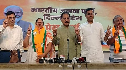 AAP Councilor Sunita Joins BJP News