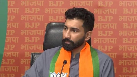AK Antonys Son Anil Antony Joins BJP