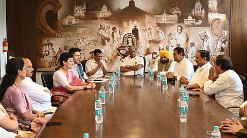 Sharad Pawar -Arvind Kejariwal News: