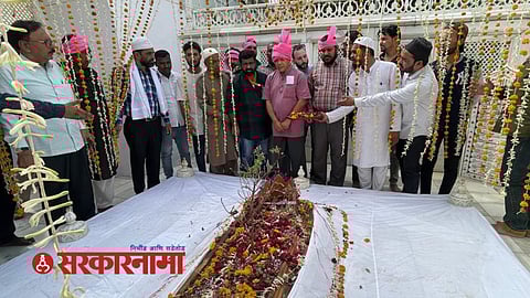 Prakash Ambedkar Visit Aurangjeb Tomb News