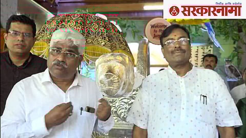 Sunil Pawar with Sudhir Mungantiwar