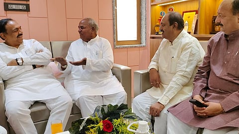 Jayant Patil - Nasayya Adam