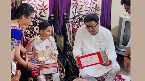 Raj Thackeray meets Raj Deshpande news