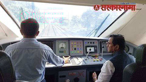 Raosaheb Danve News : रावसाहेब दानवे रेल्वेच्या ड्रायव्हर सीटवर; `वंदे भारत` मराठवाड्यात कधी धावणार ?