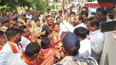 Maratha Protest in Akola infont of MLA Nitin Deshmukh's Residence.