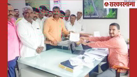 Swabhimani Sanghatna Nivedan to collector