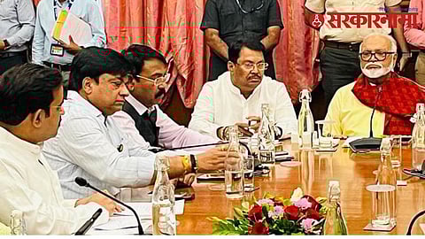 Vajay Wadettiwar & Chagan Bhujbal in Meeting