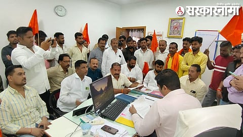 Shiv Sena Thackery Groups Protest in Akola