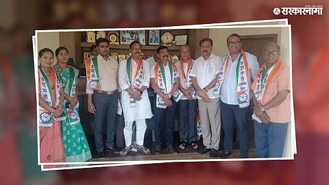 Manohar Chandrapure, Sugat Chandrikare and Others