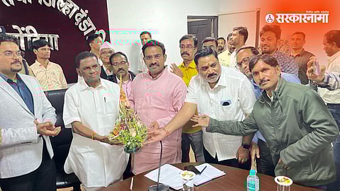 Parinay Fuke On Statue