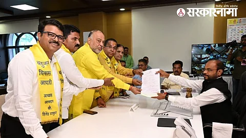 Rajesh Patil files nomination