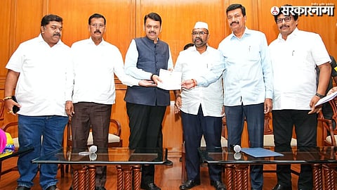 Devendra Fadnavis and Mathadi leaders