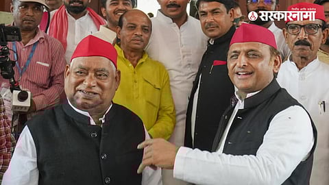 Awadhesh Prasad, Akhilesh Yadav