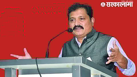 Congress spokesperson Atul Londhe criticizes BJP leaders, questioning their role as unofficial representatives of the Election Commission.