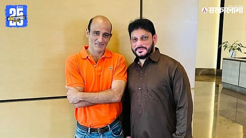 Waris Pathan akshay khanna .jpg