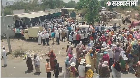 Tense scenes from Purandar as villagers protest airport land survey; police intervene with lathi charge amid reports of a woman's death.
