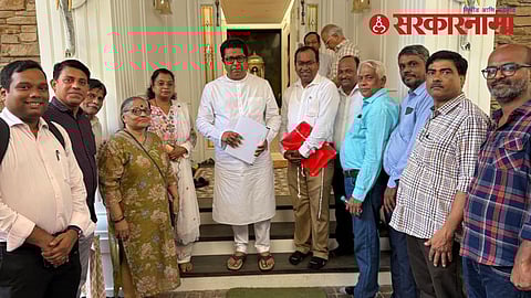 Elphinstone Bridge's Near Citizen Meet Raj Thackeray