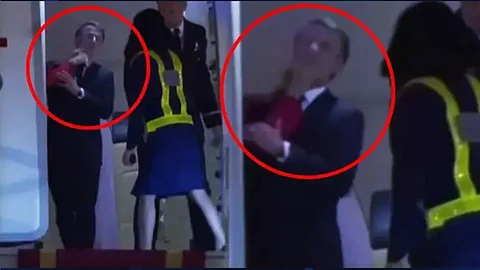 Macron viral video : फ्रान्सच्या राष्ट्रपतींना पत्नीने मारले थोबाडीत; विमानातून उतरतानाचा नकोसा प्रसंग कॅमेरात कैद