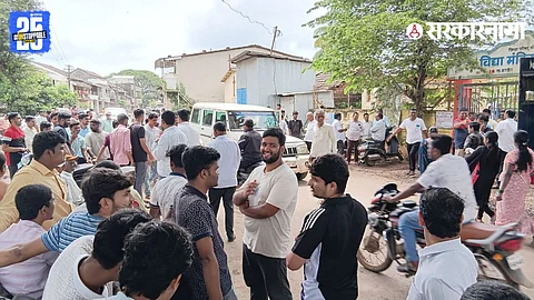 no-confidence motion against elected sarpanch Uttam Varute in Kolhapur's Kasaba Beed