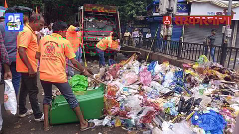 On the fourth day of Manoj Jarange’s Maratha reservation protest, he begins water fast; agitation disrupts daily life in Mumbai, causing traffic and civic problems.