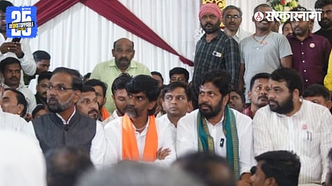 "Manoj Jarange seen confronting protesters during his visit to support Bachchu Kadu."