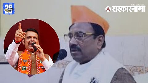 BJP leader Sudhir Mungantiwar performs a bhajan appealing to CM Devendra Fadnavis for re-entry into the state cabinet.