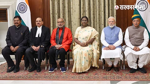 Former CJI BR Gavai Sets Historic Precedent, Leaves Official Car for Successor Justice Surya Kant