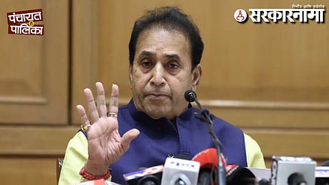 Anil Deshmukh displays documented proof alleging BJP workers brought voters from another constituency to cast bogus votes in the Wanadongri municipal election.