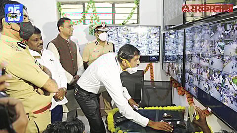 Chief Minister Devendra Fadnavis addressing a public meeting during Pune Municipal election campaign.