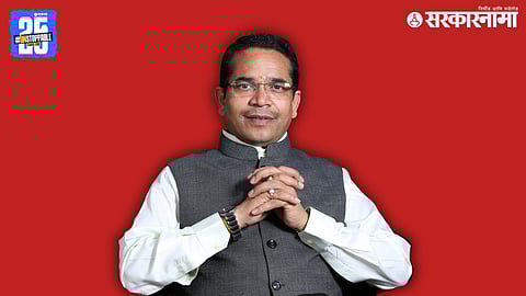 BJP MLA Abhimanyu Pawar seen with former MLAs Busvaraj Patil and Dinkar Mane, whose entry into BJP has altered the political equations of Ausa Assembly constituency.