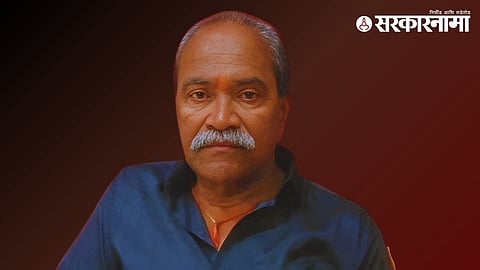 Congress leaders and workers gather at Kolhapur Municipal Corporation after a party worker suffered a fatal heart attack during the Opposition Leader nomination process.